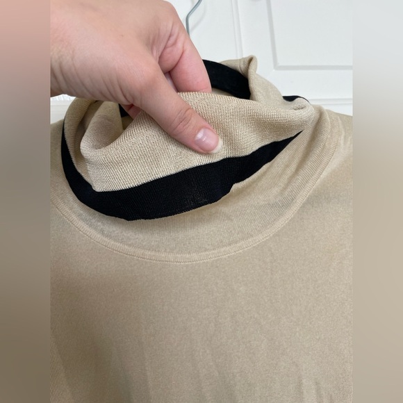 Exclusively Misook Sleeveless Cowl Neck Knit Top in Beige & Black Trim – Size L - Picture 4 of 8